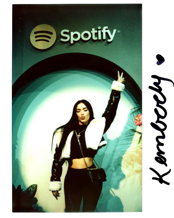 kimberly.loaiza instagram image archive image