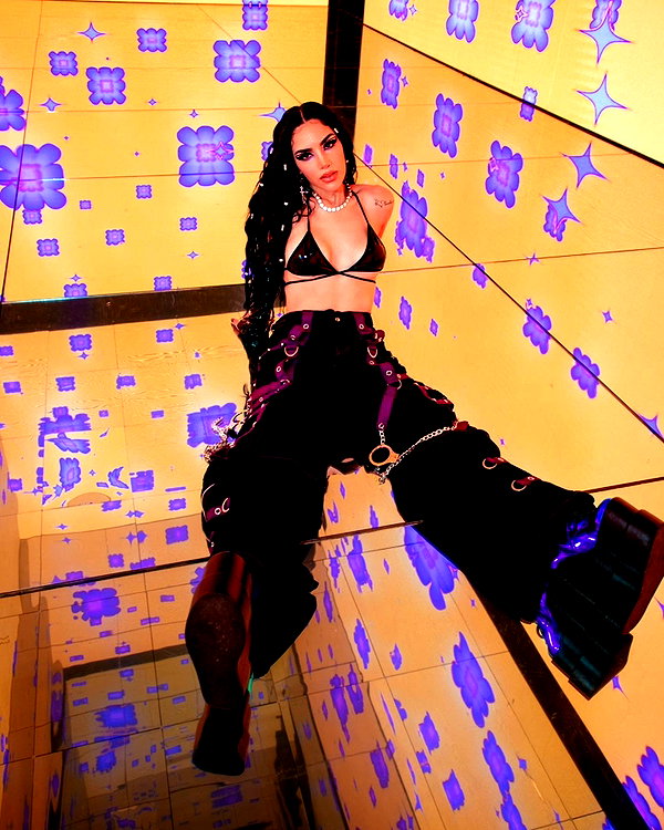 kimberly.loaiza instagram image archive image