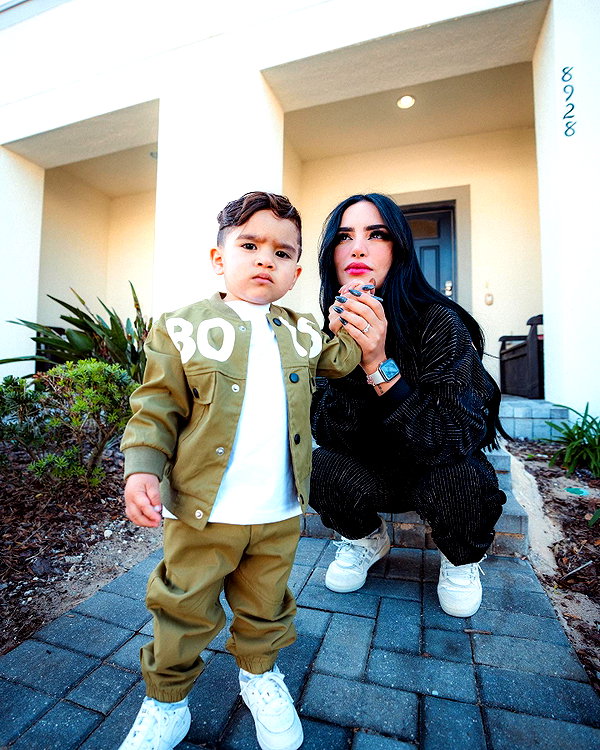 kimberly.loaiza instagram image archive image