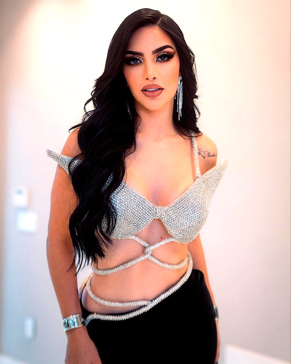 kimberly.loaiza instagram image archive image
