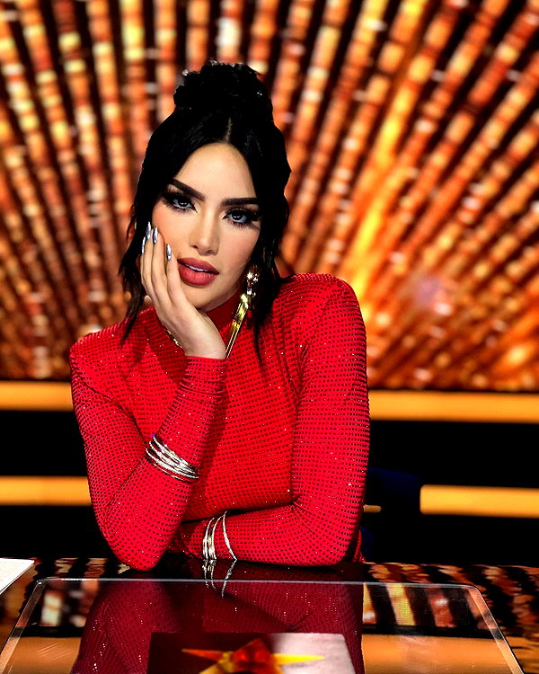kimberly.loaiza instagram image archive image