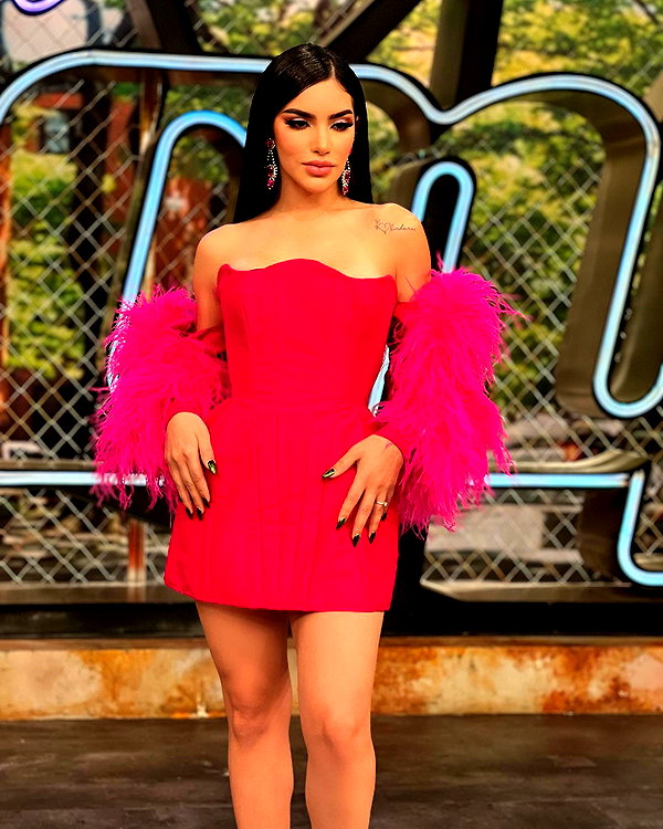 kimberly.loaiza instagram image archive image