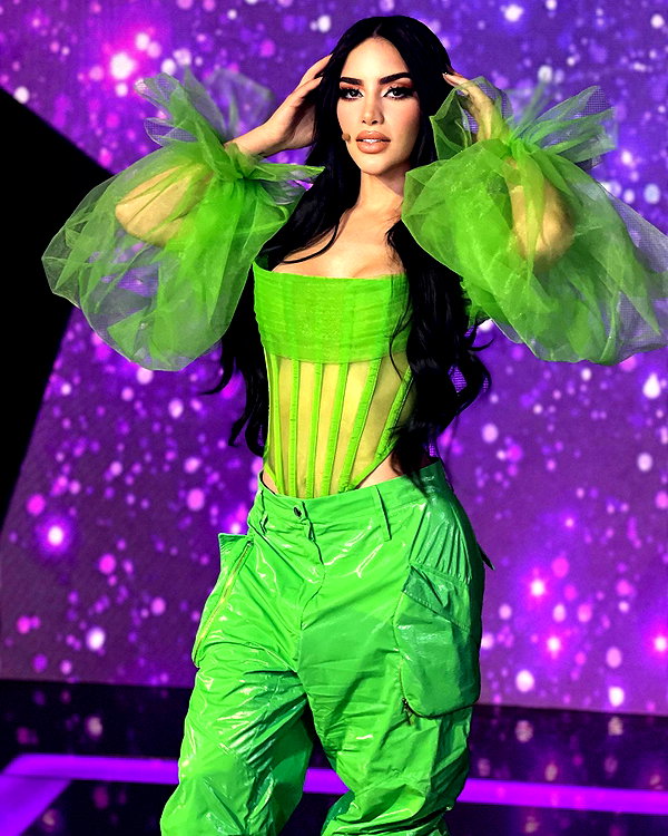 kimberly.loaiza instagram image archive image