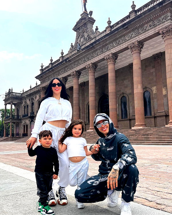 kimberly.loaiza instagram image archive image