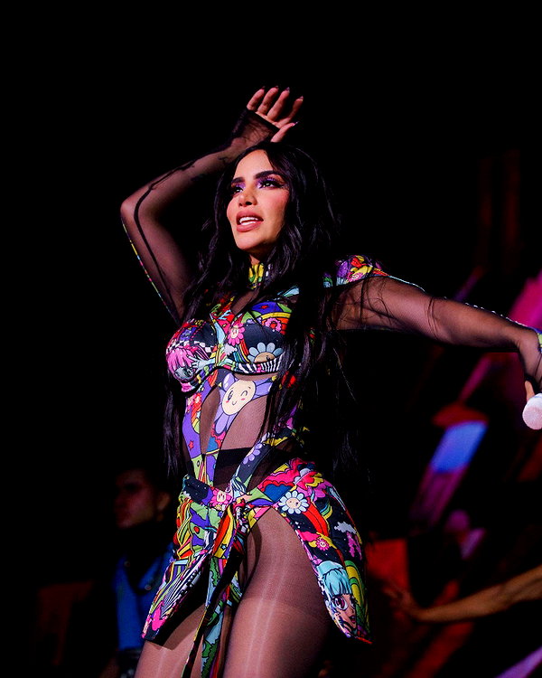 kimberly.loaiza instagram image archive image