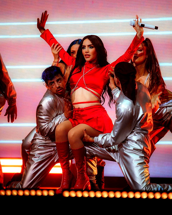 kimberly.loaiza instagram image archive image