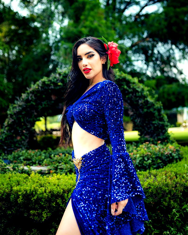 kimberly.loaiza instagram image archive image