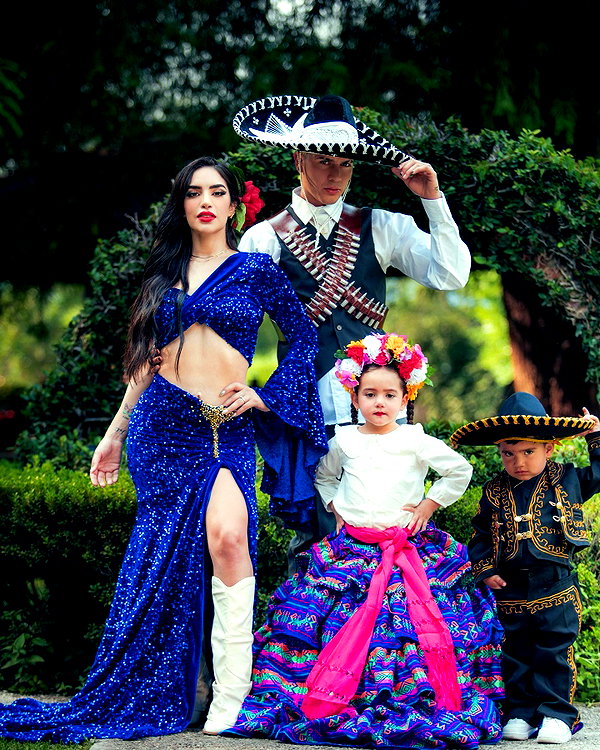kimberly.loaiza instagram image archive image