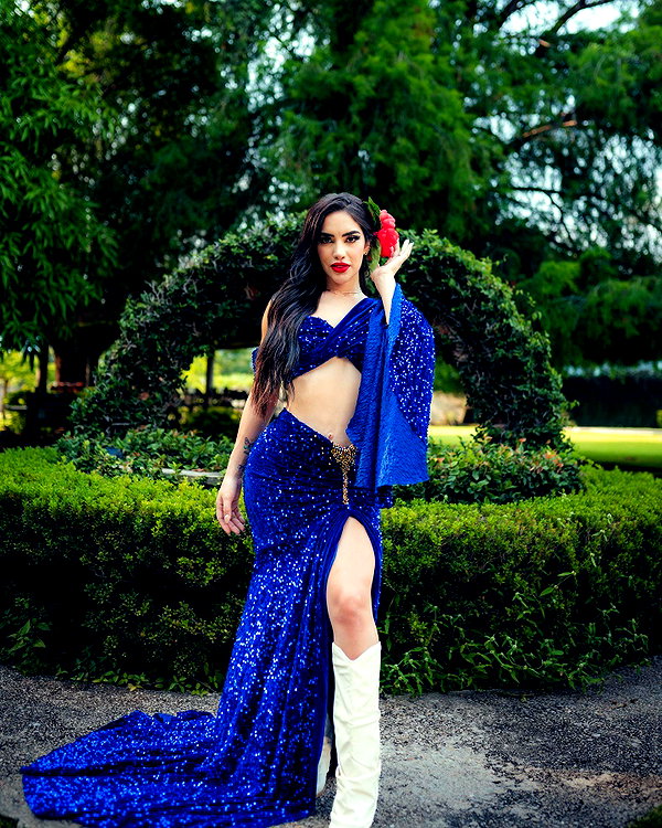 kimberly.loaiza instagram image archive image