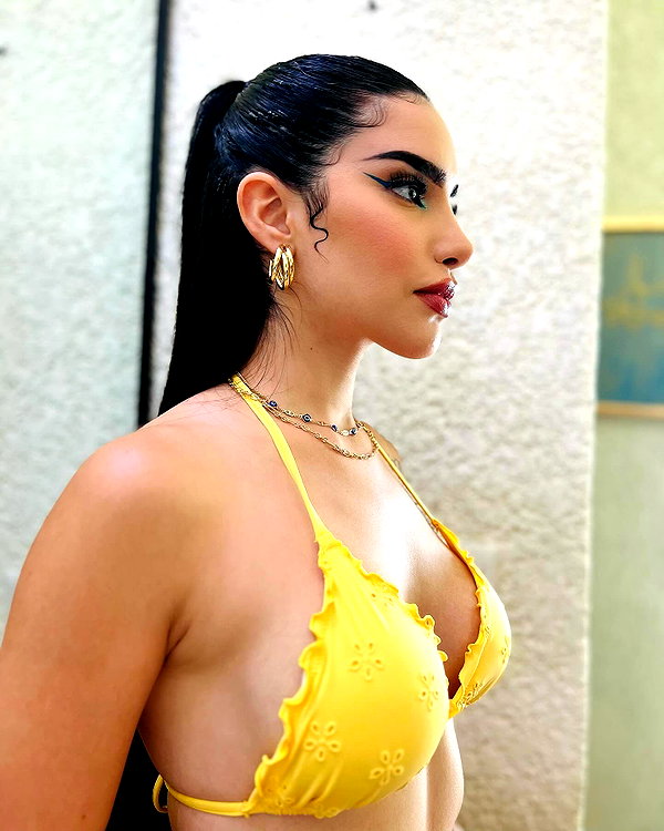 kimberly.loaiza instagram image archive image