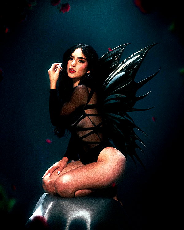 kimberly.loaiza instagram image archive image