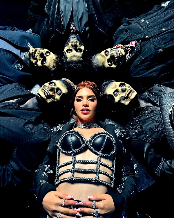 kimberly.loaiza instagram image archive image