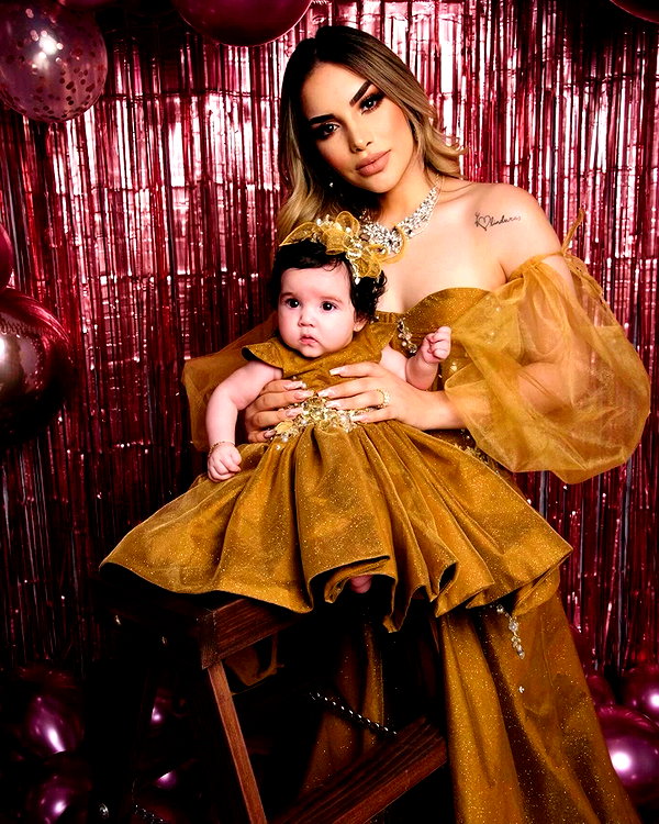 kimberly.loaiza instagram image archive image
