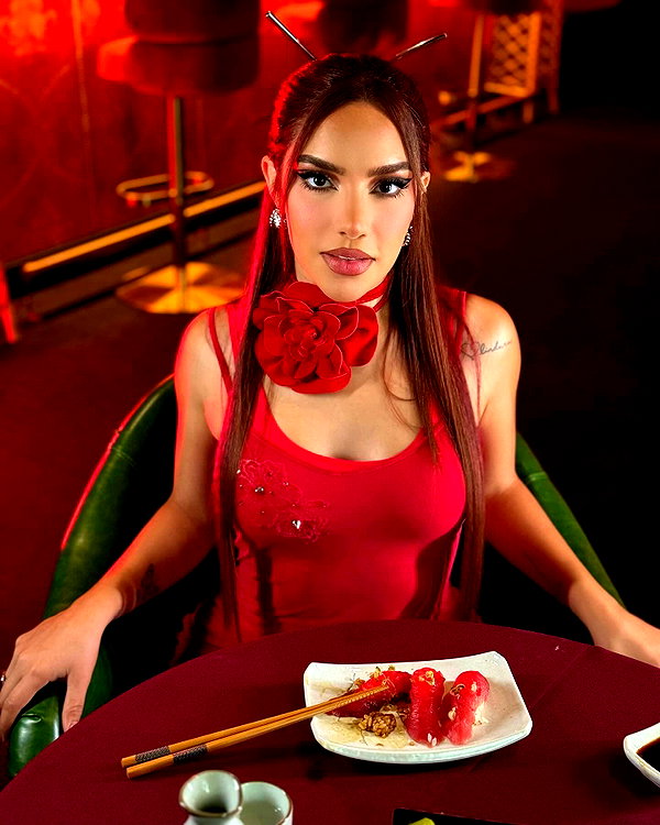 kimberly.loaiza instagram image archive image