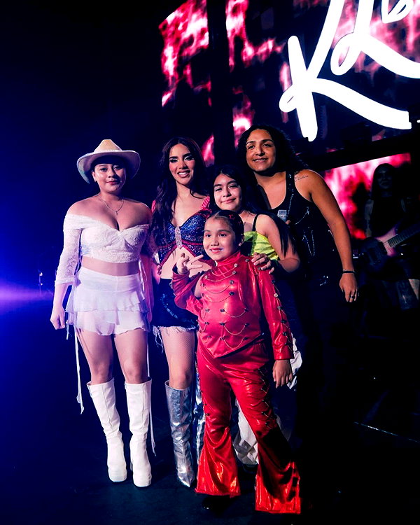 kimberly.loaiza instagram image archive image