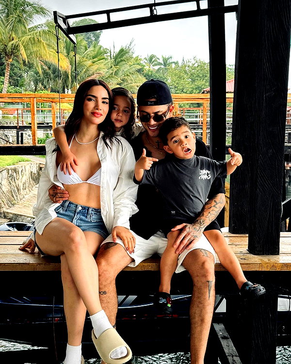kimberly.loaiza instagram image archive image