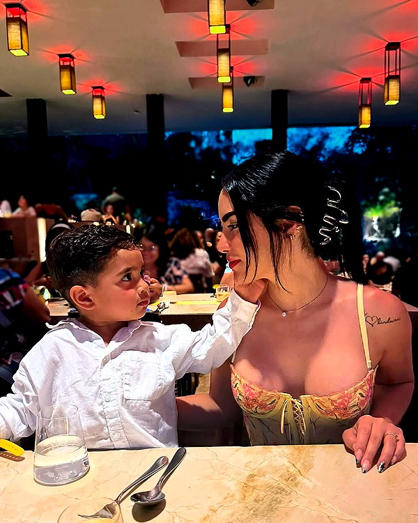 kimberly.loaiza instagram image archive image