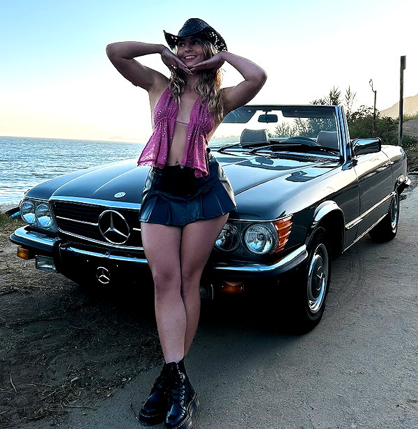 kirstentoosweet instagram image archive image