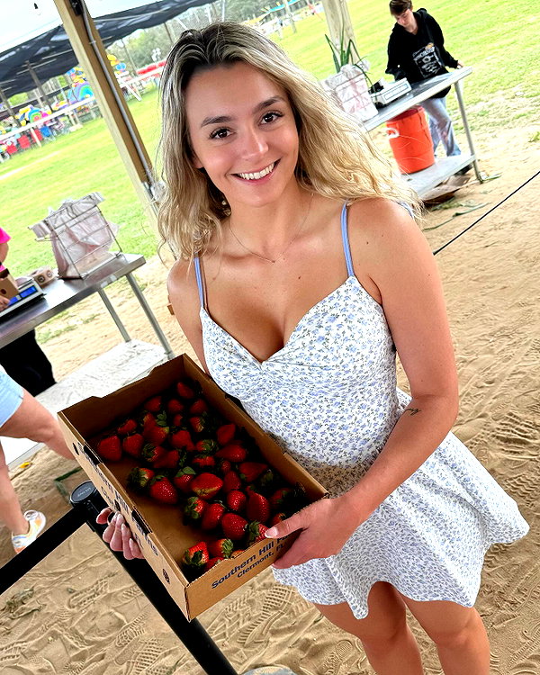 kirstentoosweet instagram image archive image