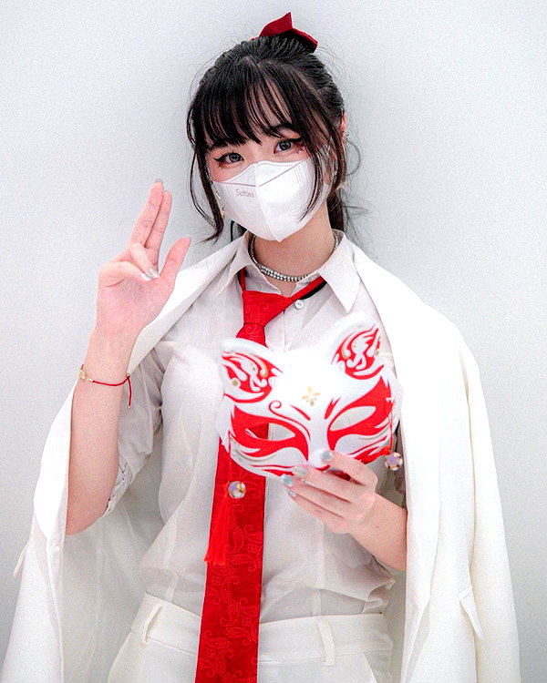 kitsunee.___ instagram image archive image