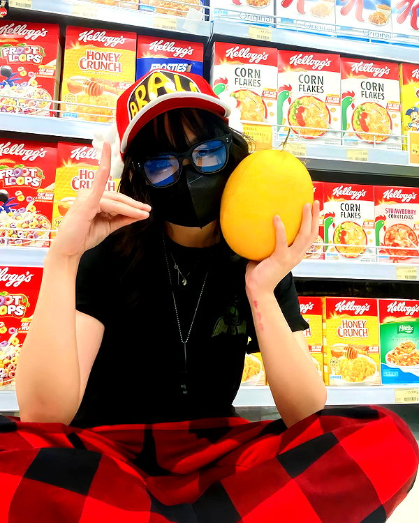 kitsunee.___ instagram image archive image