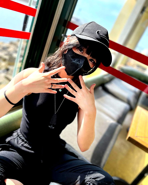 kitsunee.___ instagram image archive image