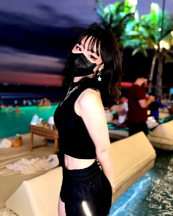 kitsunee.___ instagram image archive image