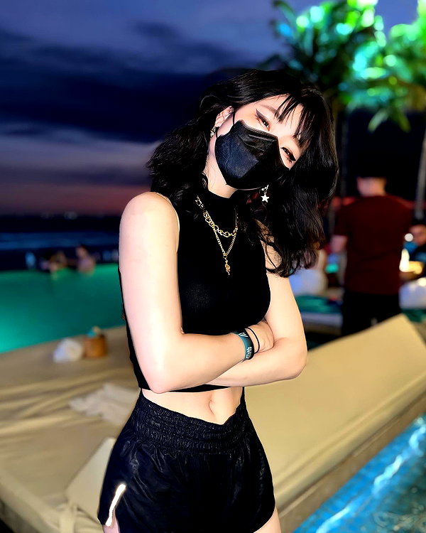 kitsunee.___ instagram image archive image