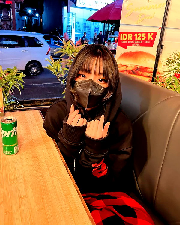 kitsunee.___ instagram image archive image