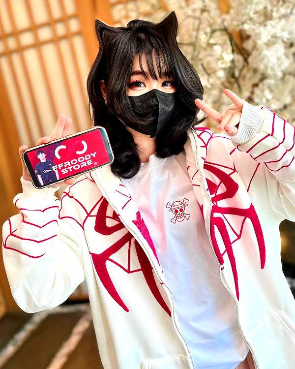 kitsunee.___ instagram image archive image