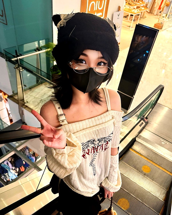 kitsunee.___ instagram image archive image