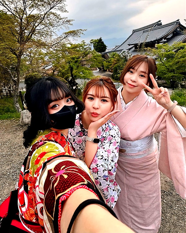 kitsunee.___ instagram image archive image