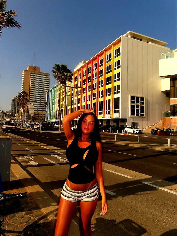 korin.lahiani instagram image archive image