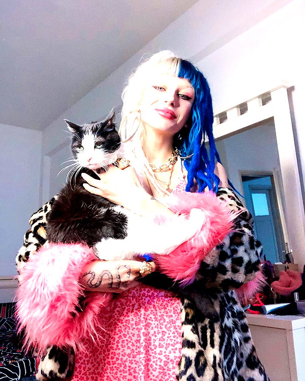kriiizellda instagram image archive image