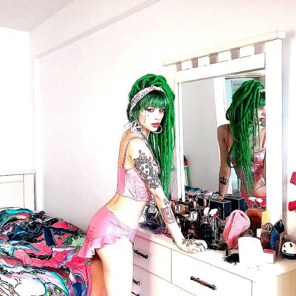 kriiizellda instagram image archive image
