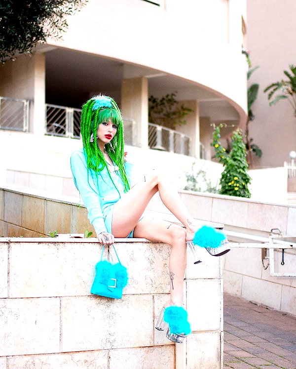 kriiizellda instagram image archive image