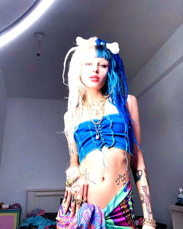 kriiizellda instagram image archive image