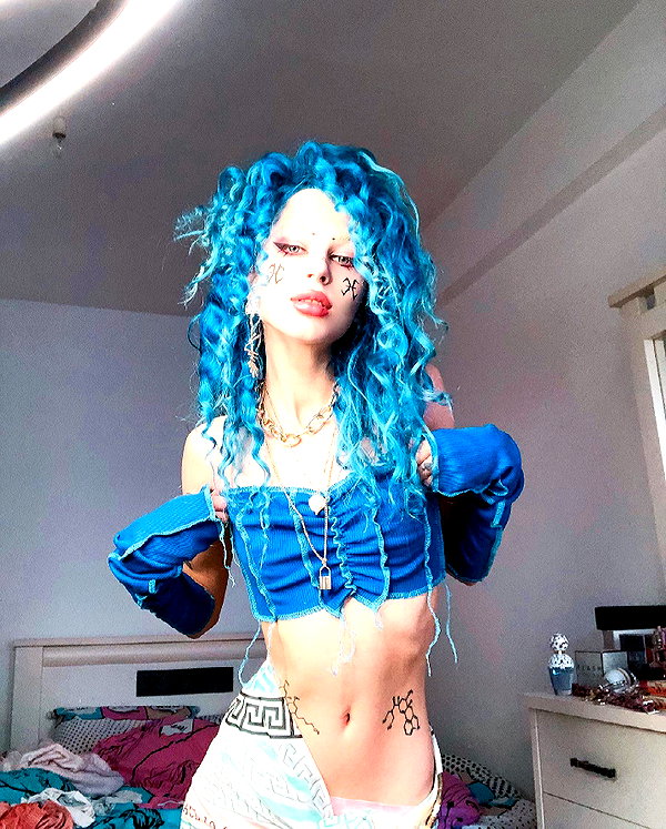 kriiizellda instagram image archive image