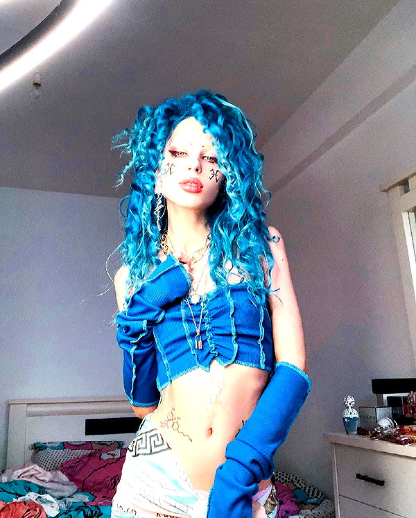 kriiizellda instagram image archive image