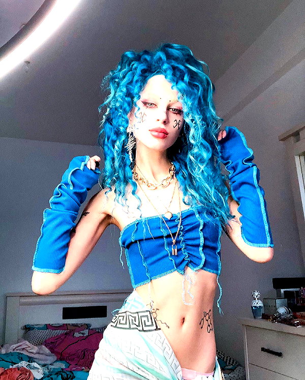 kriiizellda instagram image archive image