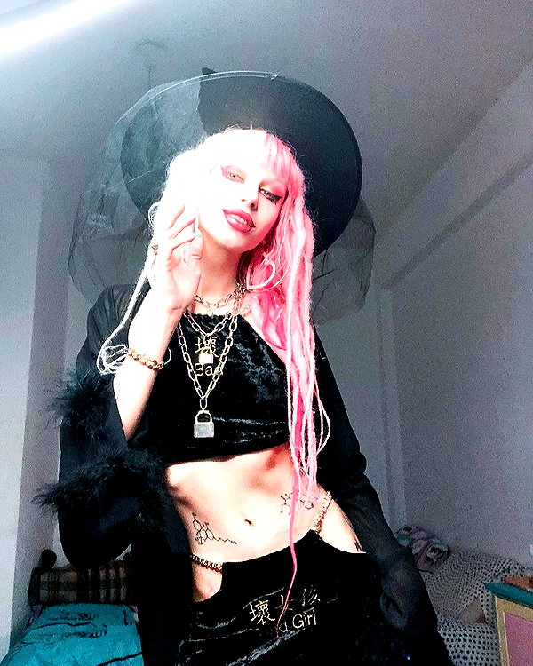 kriiizellda instagram image archive image