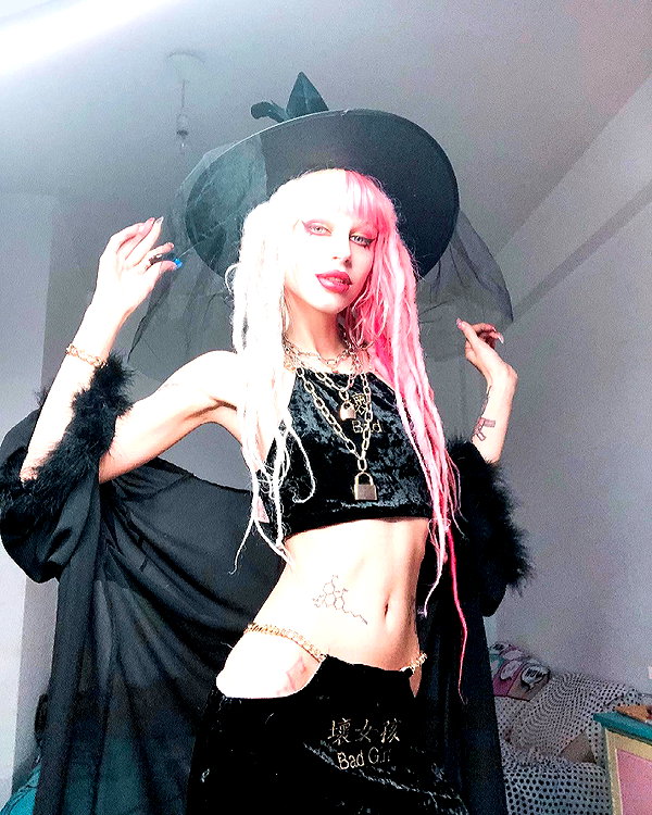 kriiizellda instagram image archive image