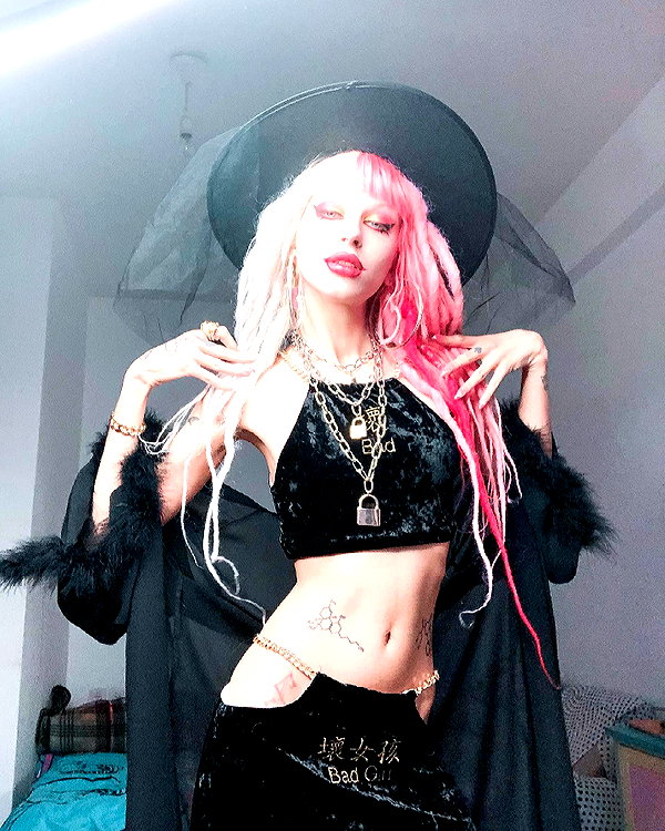 kriiizellda instagram image archive image