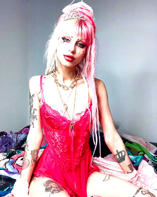 kriiizellda instagram image archive image