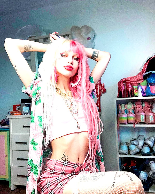kriiizellda instagram image archive image