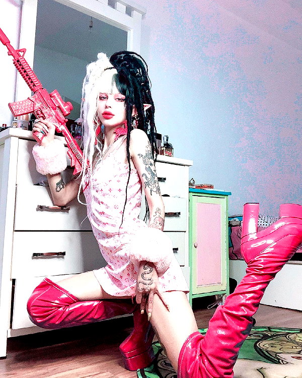 kriiizellda instagram image archive image