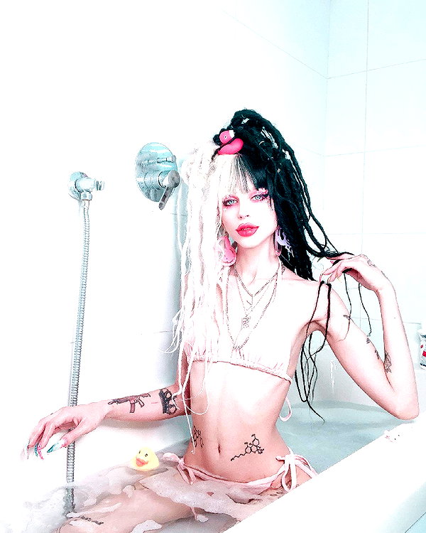 kriiizellda instagram image archive image