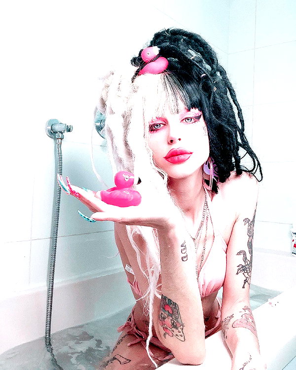 kriiizellda instagram image archive image
