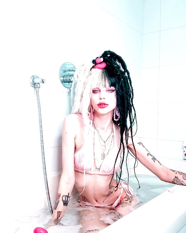 kriiizellda instagram image archive image