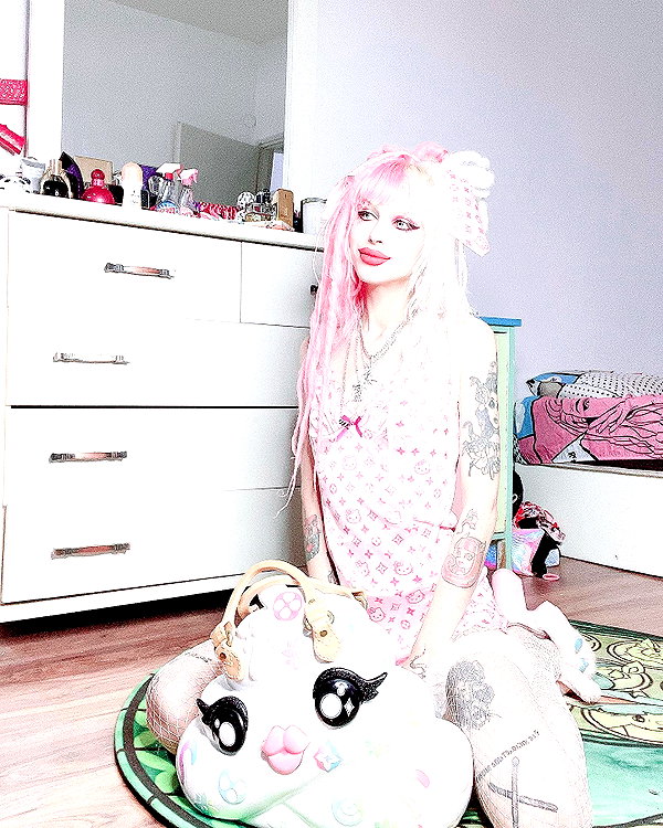 kriiizellda instagram image archive image